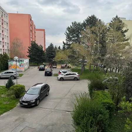 Barbyb - With Free Parking Apartment *