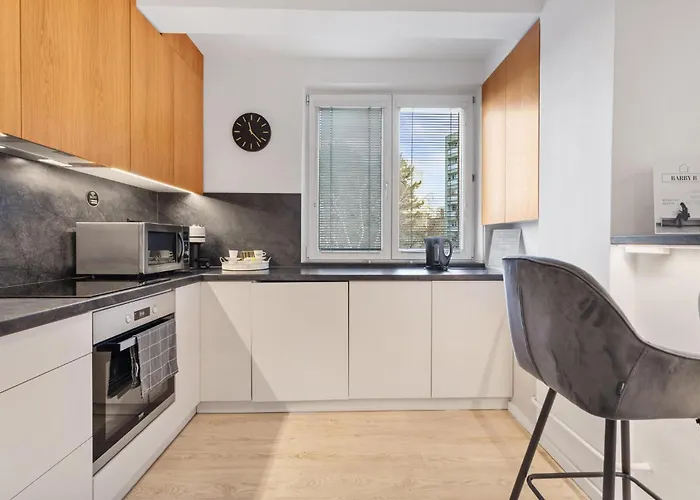 Barbyb - With Free Parking *